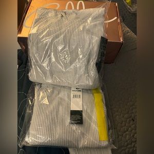 Zobha heather gray joggers, hoodie, and hiking bucket hat size Medium